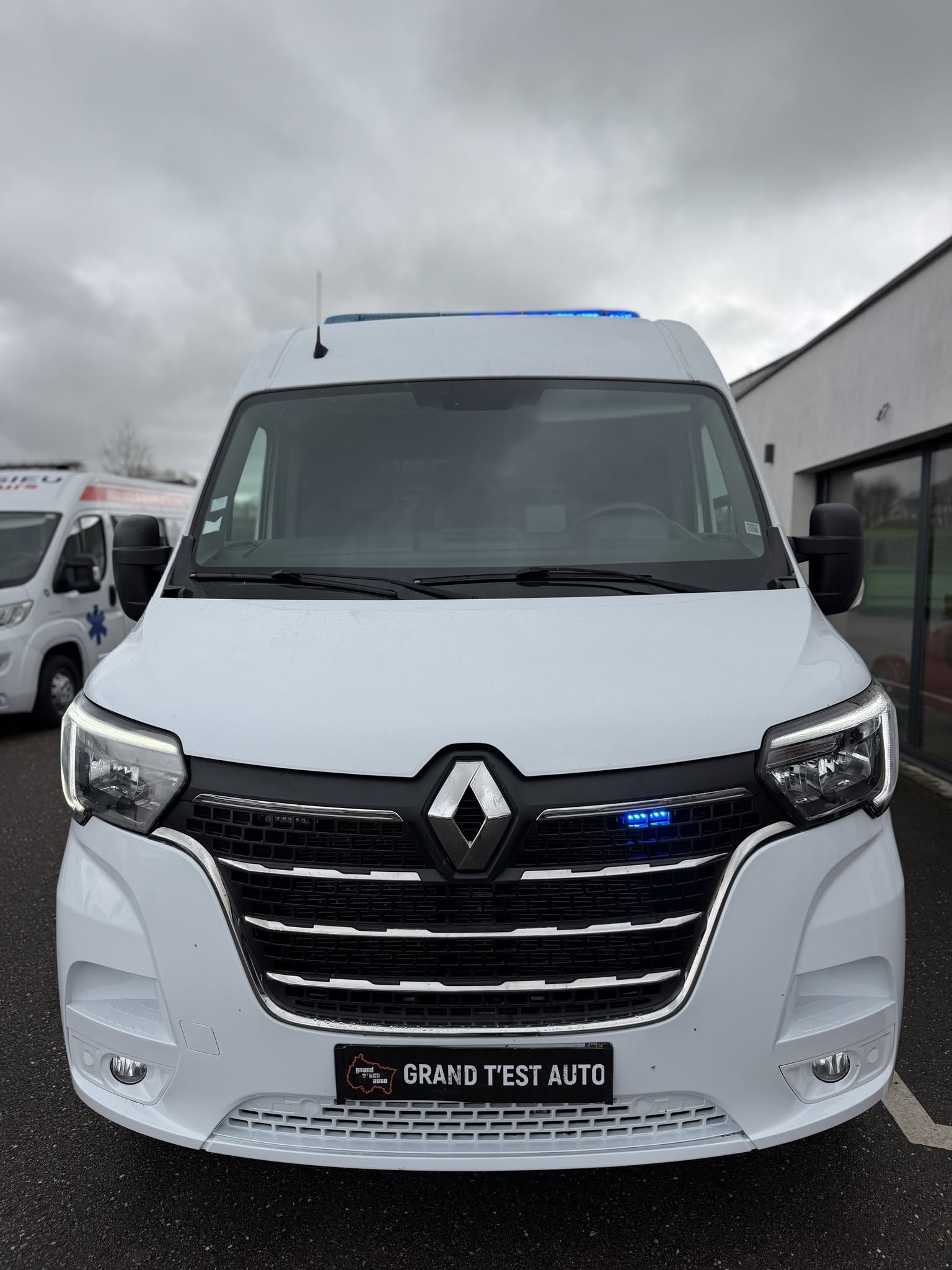 RENAULT MASTER L2H2 Ambulance Type B d'occasion (par GRAND T'EST AUTO)